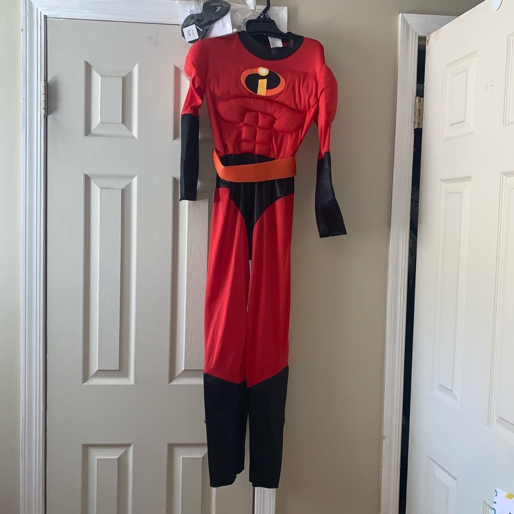 NEW incredibles Boy costume. Boy muscle sz lg